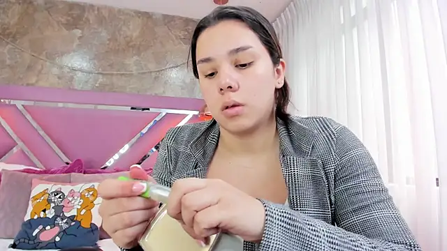 EmmaSulivan online show from November 13, 12:59 pm