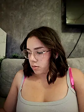 EmmaSulivan online show from December 15, 7:07 pm