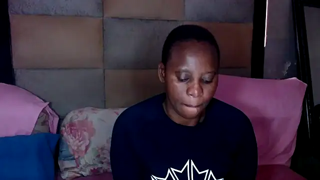 DIVAASS1 online show from April 13, 7:47 am