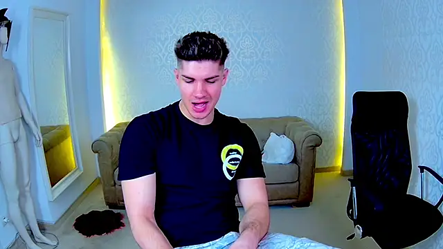 MaxKaiden online show from February 13, 6:09 am