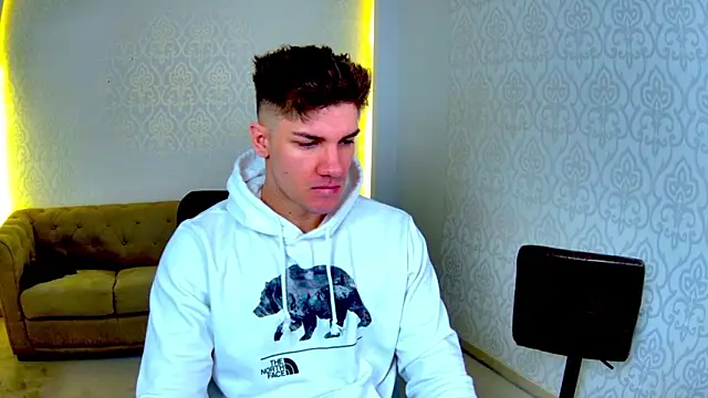 MaxKaiden online show from March 1, 5:31 am