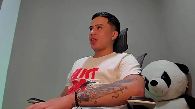 mattiwsmorris  online show from October 20, 1:17 am