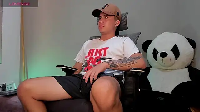 mattiwsmorris  online show from October 25, 7:27 am