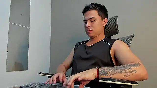 mattiwsmorris  online show from December 5, 6:00 am