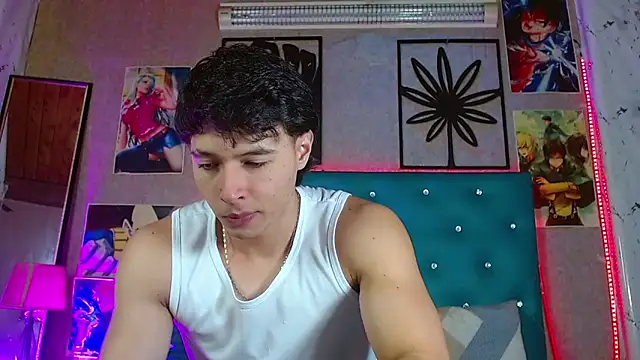 Snapshot of LiamAndrewzz chatting on June 15, 4:15 am LiamAndrewzz online show from June 15, 4:15 am