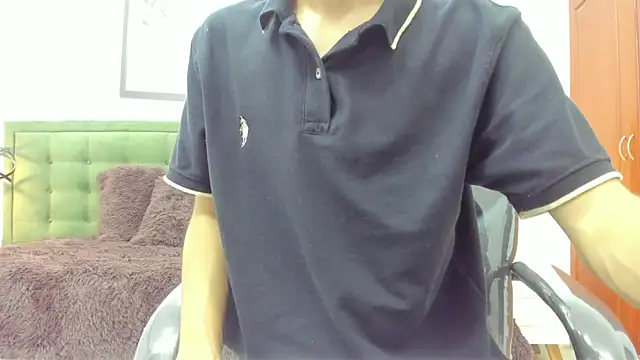 Snapshot of Johann_sex chatting on December 19, 4:58 pm Johann sex online show from December 19, 4:58 pm