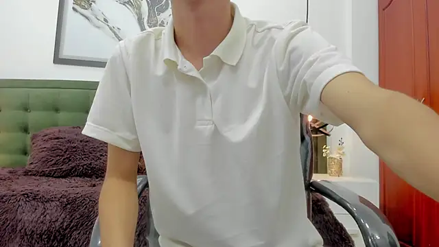 Snapshot of Johann_sex chatting on December 22, 5:10 pm Johann sex online show from December 22, 5:10 pm