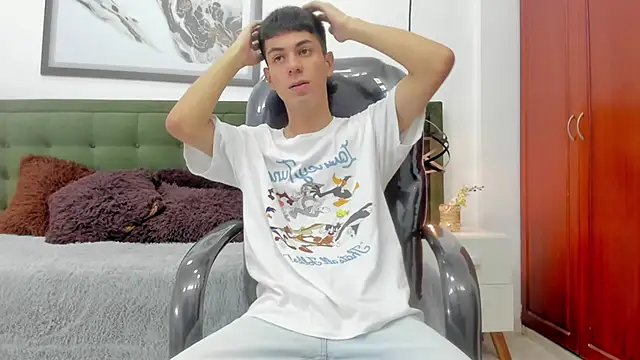 Snapshot of Johann_sex chatting on February 11, 5:18 pm Johann sex online show from February 11, 5:18 pm