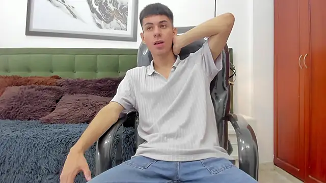 Snapshot of Johann_sex chatting on February 19, 1:40 pm Johann sex online show from February 19, 1:40 pm