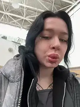 AlishaPrettyBlade online show from February 18, 5:14 am