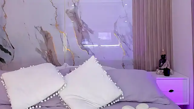 miss martiina online show from January 8, 4:04 am