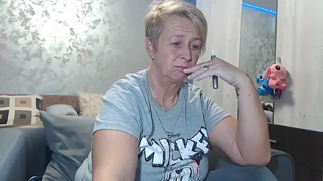 RosesandLillies online show from February 16, 6:15 pm