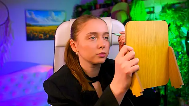 JenniferGraces online show from February 11, 12:43 pm