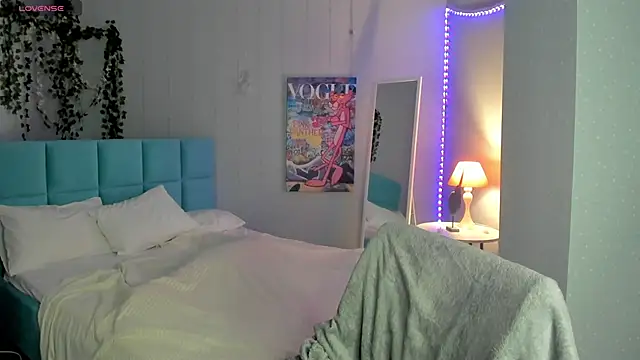 boozekirs  online show from April 6, 2:53 am