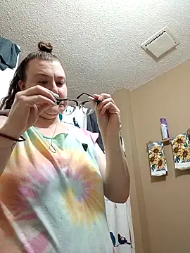 HTXBELLE online show from September 28, 5:40 pm