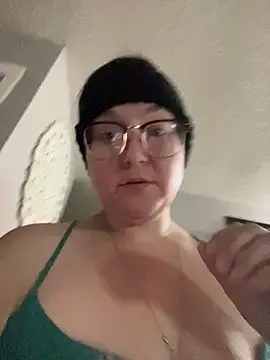 HTXBELLE online show from February 1, 11:42 am