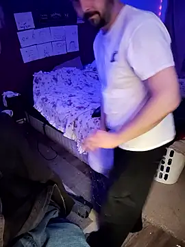 Snapshot of Cummaker69 chatting on January 8, 4:59 am Cummaker69 online show from January 8, 4:59 am