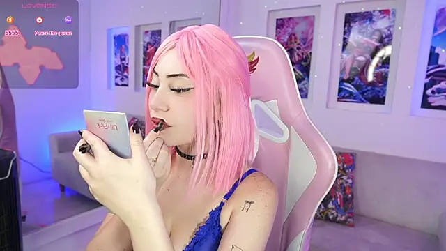 SaharaKramer online show from March 20, 7:46 pm