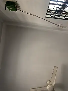 everlustman  online show from February 18, 7:32 am