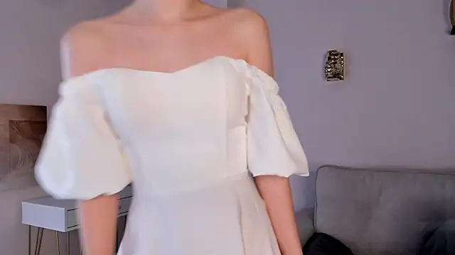 SunnivaCovil online show from February 26, 2:03 pm