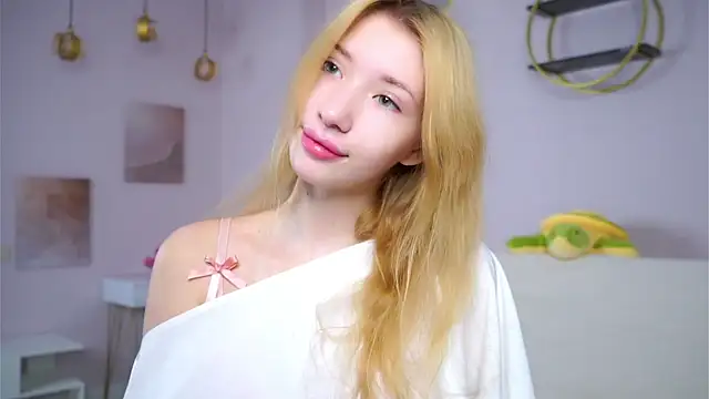 SunnivaCovil online show from February 13, 2:46 pm