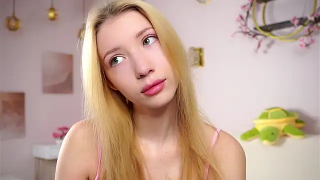 SunnivaCovil online show from February 23, 2:47 pm