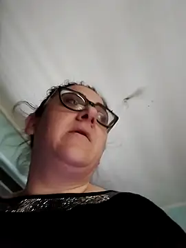 Dolcecurvy online show from February 19, 2:46 pm