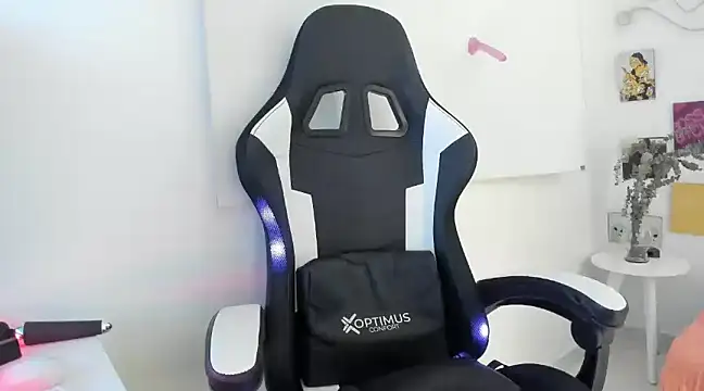 agaataa  online show from March 19, 10:44 am