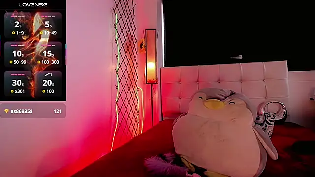 Snapshot of jymena_xxx chatting on August 4, 7:05 pm jymena xxx online show from August 4, 7:05 pm