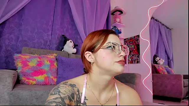 MelaniJhonson online show from June 24, 4:22 am