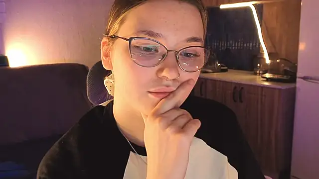 milliedoll online show from February 19, 5:53 pm