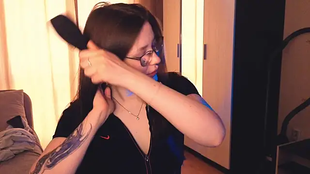 milliedoll online show from April 14, 4:18 am