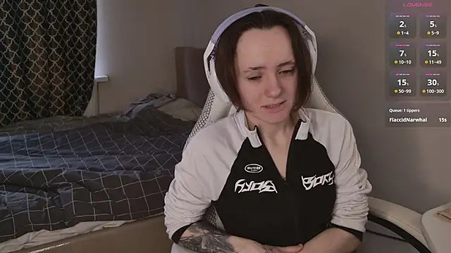 Luna Loveee online show from April 9, 4:12 am