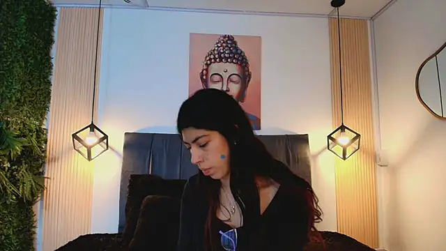 Cassie bloom online show from December 4, 7:44 pm