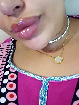 Sexlove1xo online show from June 26, 5:39 pm