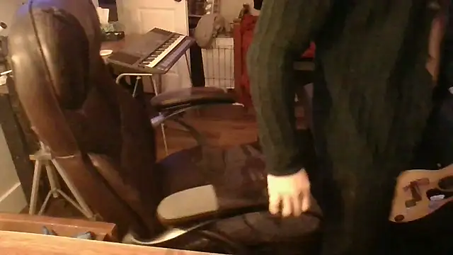 Snapshot of JCstrings chatting on February 21, 4:40 am JCstrings online show from February 21, 4:40 am