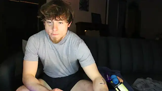 Snapshot of JCstrings chatting on April 8, 8:14 am JCstrings online show from April 8, 8:14 am