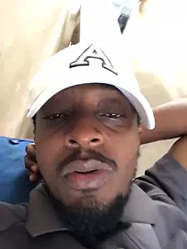 Snapshot of justyou2025 chatting on February 24, 10:37 am justyou2025 online show from February 24, 10:37 am