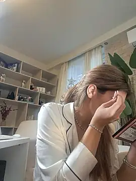 Bella Posh online show from January 10, 6:48 am