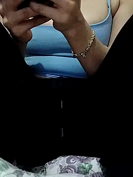 Snapshot of BUSE8821 chatting on February 2, 9:24 pm BUSE8821 online show from February 2, 9:24 pm