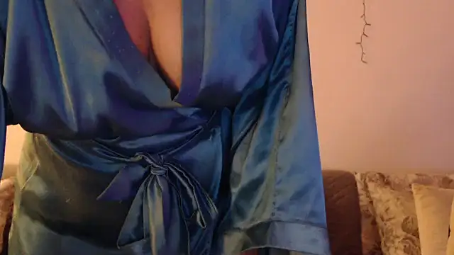 YourfantasyGiuly online show from July 9, 5:33 am