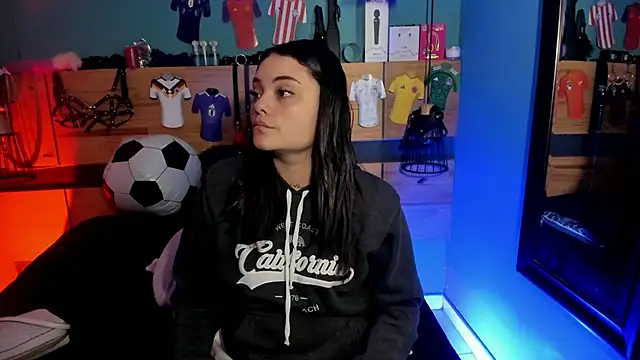 Snapshot of ChloeAllennn chatting on June 25, 11:37 am ChloeAllennn online show from June 25, 11:37 am