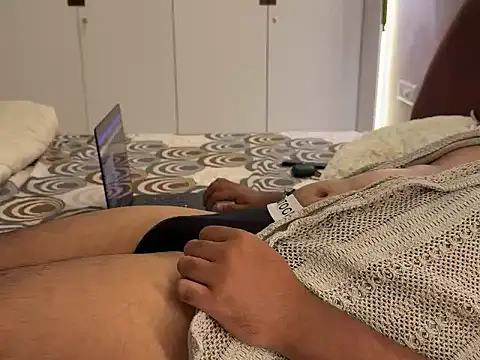 Snapshot of shavyforgirls chatting on March 30, 7:15 pm shavyforgirls online show from March 30, 7:15 pm