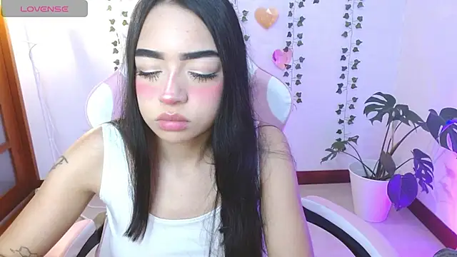 Snapshot of hellokitty__valery chatting on June 30, 11:50 pm hellokitty valery online show from June 30, 11:50 pm