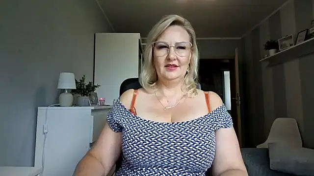 DianaLive online show from July 24, 7:06 am