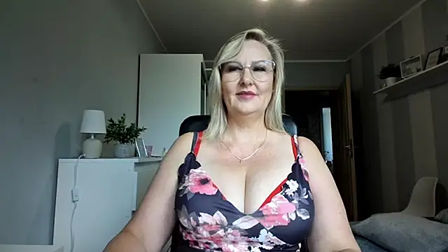 DianaLive online show from August 4, 7:11 am