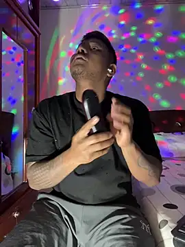 Snapshot of Saipuer31 chatting on February 14, 4:42 am Saipuer31 online show from February 14, 4:42 am