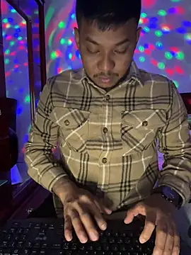 Snapshot of Saipuer31 chatting on February 20, 5:04 am Saipuer31 online show from February 20, 5:04 am