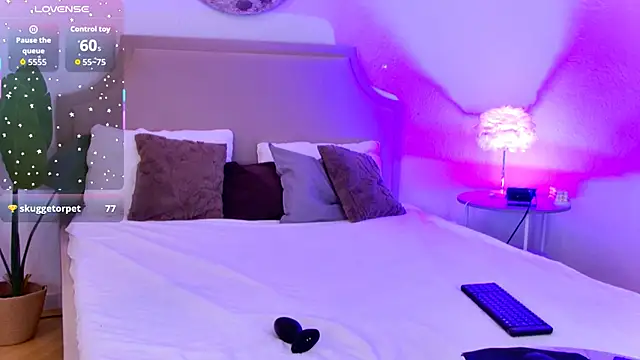 Amber Rogers online show from December 23, 5:38 am