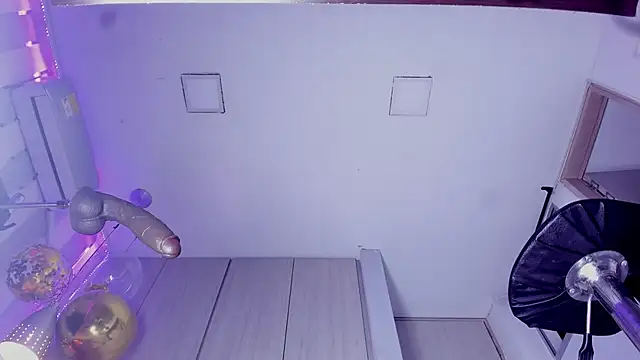 ValentinoMoreti online show from December 17, 5:35 am